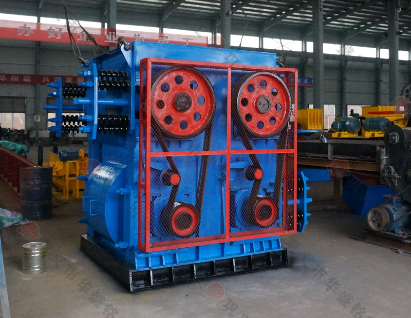 高精石英砂破碎機(jī),四輥制砂機(jī)廠家,四輥破碎機(jī)價(jià)格,四輥細(xì)碎機(jī)型號(hào)