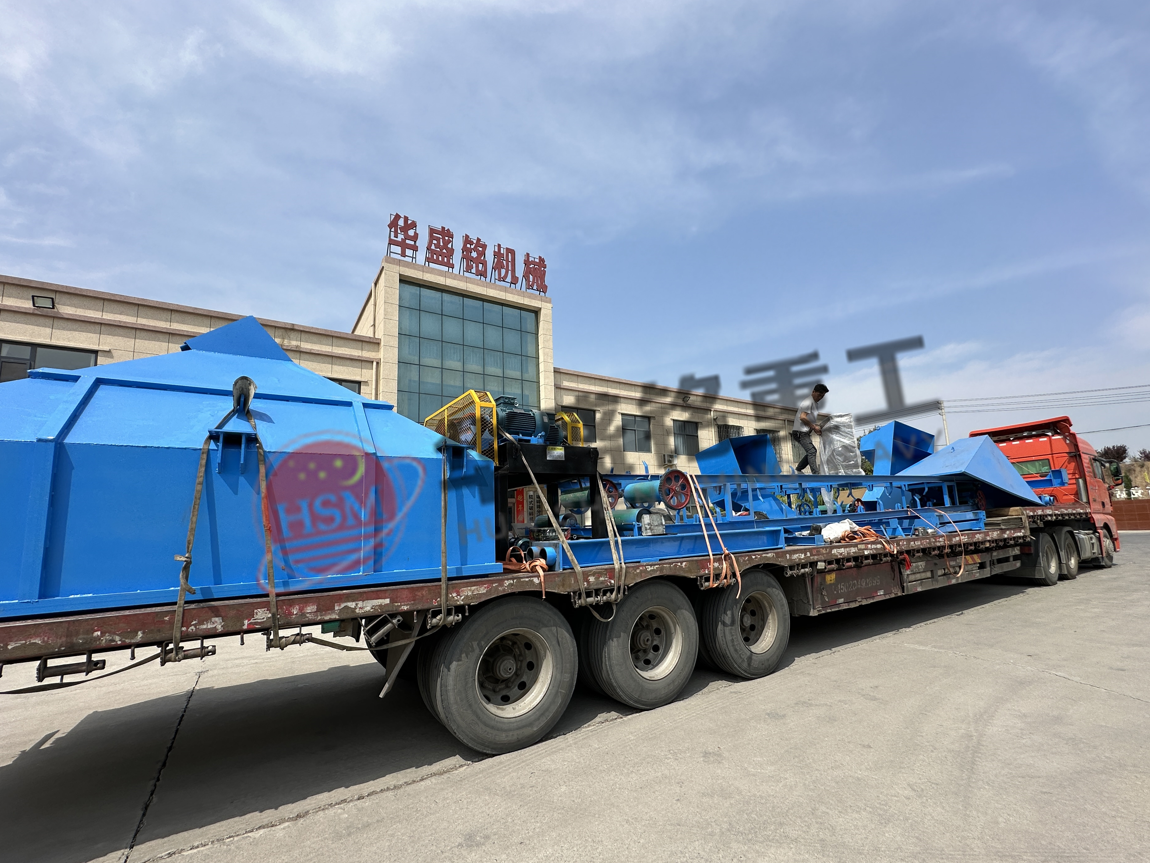 瀝青銑刨渣破碎機(jī),銑刨料破碎生產(chǎn)線,再生料破碎機(jī),廢舊路面料破碎機(jī)