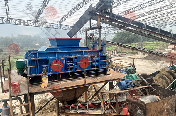 外貿訂單再創佳績，輥式破碎機出口國外。